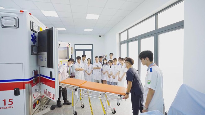 Đổi mới ngành y tế TP.HCM, hướng tới trung tâm khu vực - Ảnh 4.