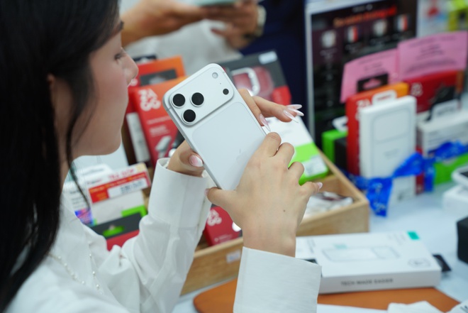 iPhone 17, iPhone Air “gây sốt” ngày chính thức mở bán tại Việt Nam  - Ảnh 7.