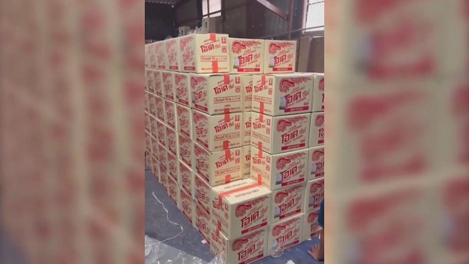 TP.HCM: Triệt phá đường dây sản xuất nước giặt, nước tẩy rửa giả quy mô lớn- Ảnh 1.