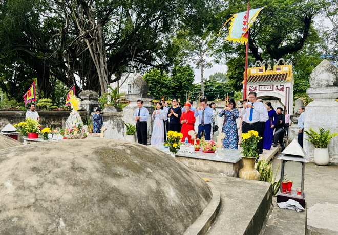 Trang trọng tổ chức Lễ giỗ lần thứ 193 Đức Thượng công Tả quân Lê Văn Duyệt- Ảnh 4. Trang trọng tổ chức Lễ giỗ lần thứ 193 Đức Thượng công Tả quân Lê Văn Duyệt- Ảnh 4.