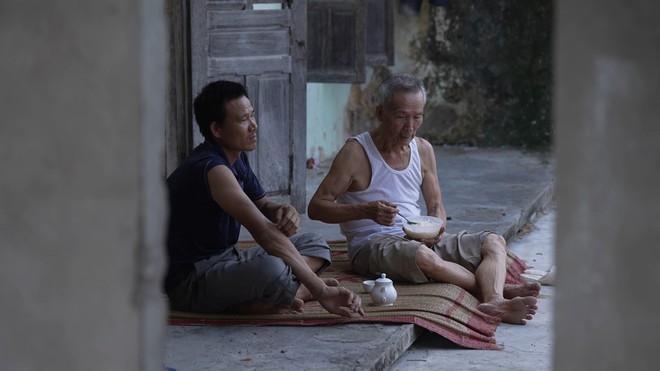 Cô bé 8 tuổi Hồ Thị Thùy mất mẹ, phụ giúp cha chăm sóc 3 em thơ - Mái ấm gia đình Việt - Ảnh 3.