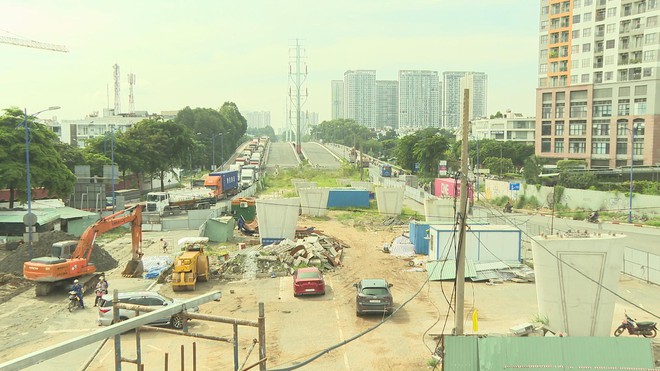 Phát triển hạ tầng giao thông, tiền đề để TP.HCM chắp cánh vươn xa - Ảnh 1.