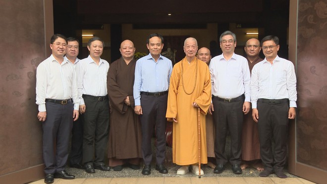 Lãnh đạo TP.HCM thăm các cơ sở tôn giáo trên địa bàn - Ảnh 2.