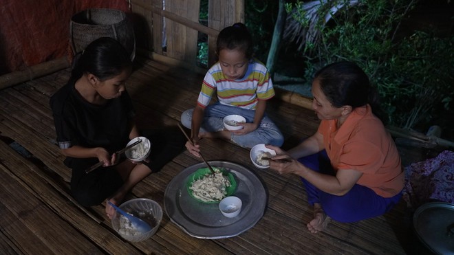 Ngân Thị Nhất: Người phụ nữ khuyết tật gồng gánh nuôi hai con sau biến cố mất chồng - Ảnh 5.