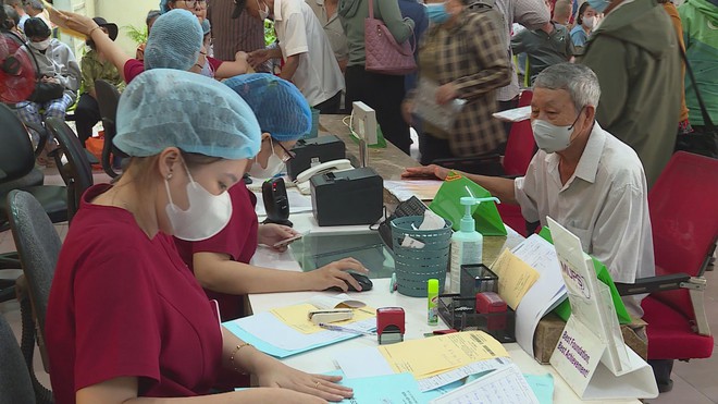 Nghị quyết 72: Hướng đến chăm sóc sức khỏe toàn dân miễn phí - Ảnh 1.