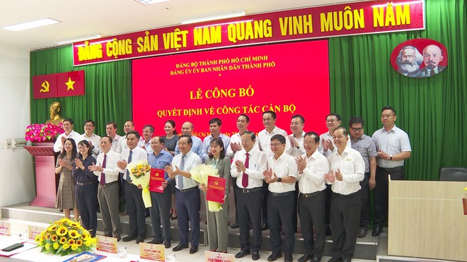 Chỉ định bổ sung 2 đồng chí vào Ban Thường vụ Đảng ủy UBND TP.HCM nhiệm kỳ 2025 - 2030 - Ảnh 4.