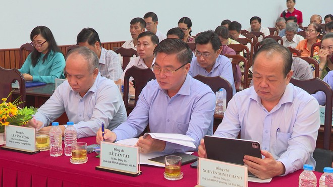 Tổ đại biểu Quốc hội đơn vị số 4 tiếp xúc cử tri trước kỳ họp thứ 10 - Quốc hội khóa XV - Ảnh 3.