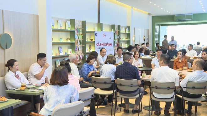 Tân Định: Người dân góp ý với Lãnh đạo phường qua buổi cà phê sáng - Ảnh 1.
