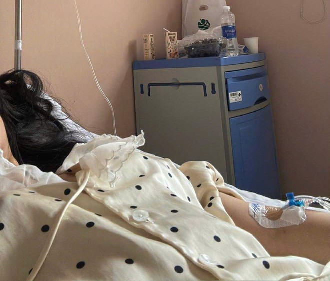 Hàng loạt cư dân TPHCM nhập viện nghi ngộ độc sau khi ăn bánh mì - Ảnh 1.
