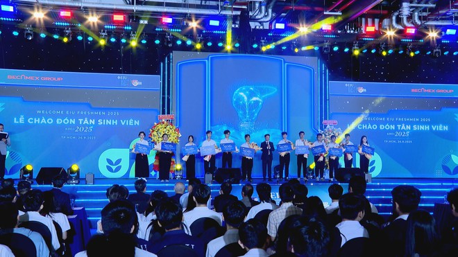 Ngày hội nhập học EIU 2025: 1.500 tân sinh viên bước vào hành trình mới - Ảnh 4.