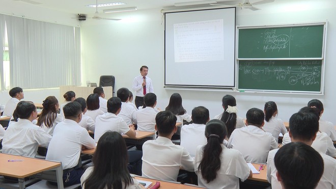 TP.HCM tăng cường giáo dục chính trị tư tưởng, đạo đức cách mạng cho đội ngũ cán bộ, đảng viên - Ảnh 8.