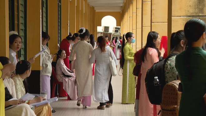 Hơn 10.000 thí sinh dự thi tuyển dụng viên chức giáo dục TP.HCM năm học 2025-2026- Ảnh 1.