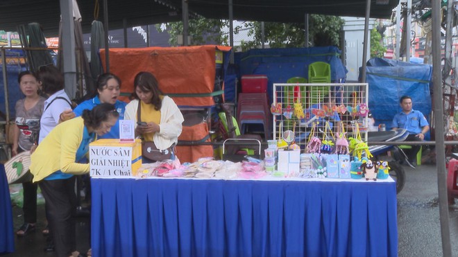 Chợ truyền thống hưởng ứng Tháng khuyến mãi "Shopping Season".- Ảnh 5.