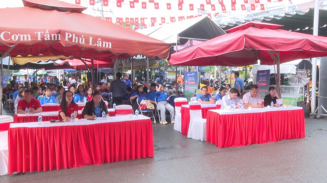 Chợ truyền thống hưởng ứng Tháng khuyến mãi "Shopping Season".- Ảnh 4.
