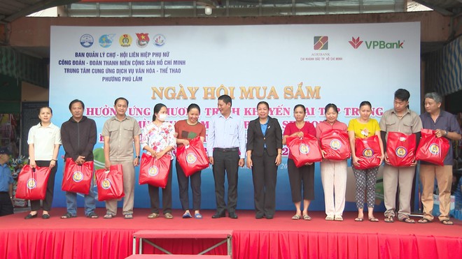 Chợ truyền thống hưởng ứng Tháng khuyến mãi "Shopping Season".- Ảnh 6.