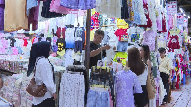 Chợ truyền thống hưởng ứng Tháng khuyến mãi "Shopping Season".- Ảnh 8.