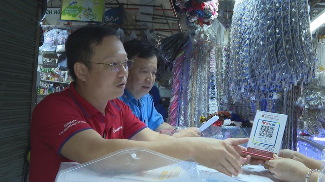 Chợ truyền thống hưởng ứng Tháng khuyến mãi "Shopping Season".- Ảnh 9.
