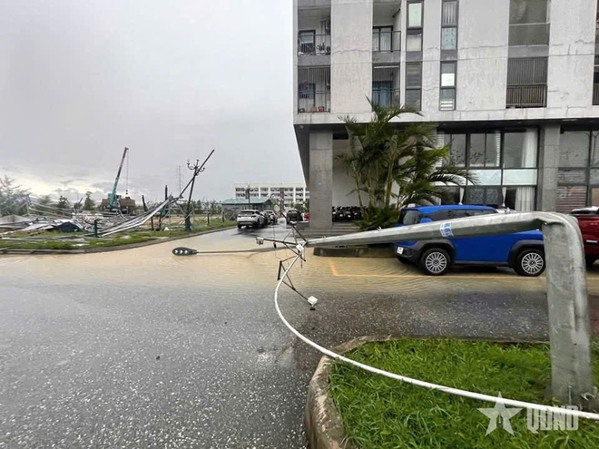 Các địa phương Quân khu 4 chịu thiệt hại nặng nề trong bão số 10: 13 người chết và mất tích - Ảnh 9.