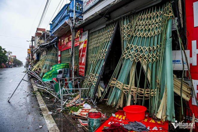 Cảnh tượng tan hoang chưa từng thấy sau trận giông lốc khiến 9 người chết ở Ninh Bình - Ảnh 3.