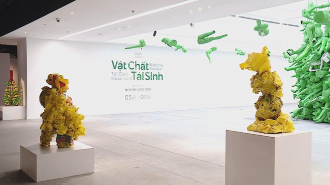 Nghệ thuật từ vật liệu tái chế: Khi rác thải được “Tái chất hoàn sinh” - Ảnh 2.