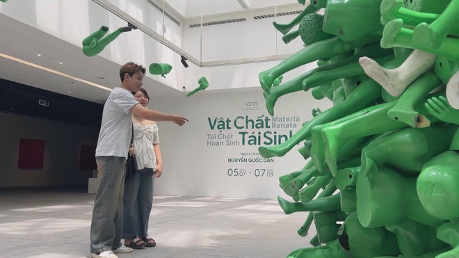 Nghệ thuật từ vật liệu tái chế: Khi rác thải được “Tái chất hoàn sinh” - Ảnh 8.