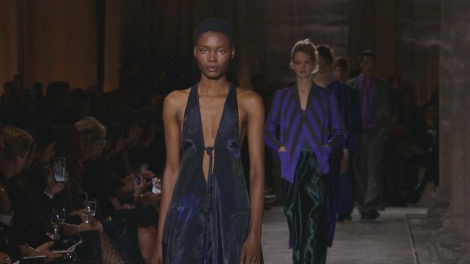 Giorgio Armani giới thiệu thời trang Xuân - Hè 2026 - Ảnh 1.