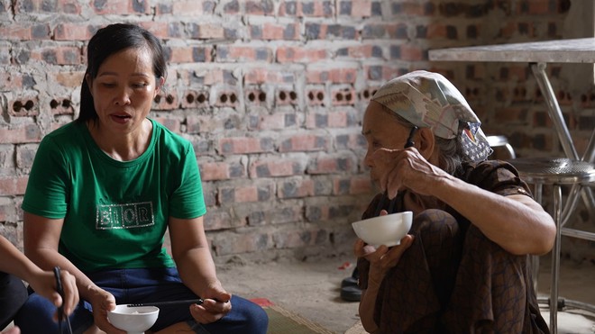 Văn Anh: Cậu bé 11 tuổi mồ côi mẹ và nỗi đau lặng thầm - Ảnh 11.