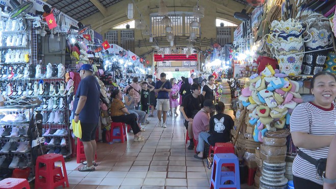 Ngành thuế TP.HCM tuyên truyền, hỗ trợ trước thời điểm bỏ thuế khoán - Ảnh 4.