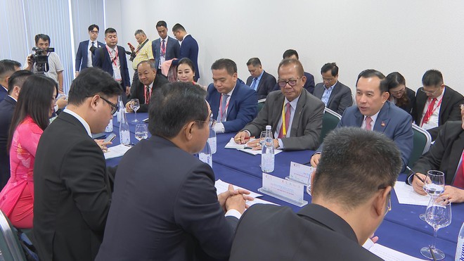 Chủ tịch UBND TP.HCM Nguyễn Văn Được tiếp Bộ trưởng Bộ Du lịch Campuchia - Ảnh 1.