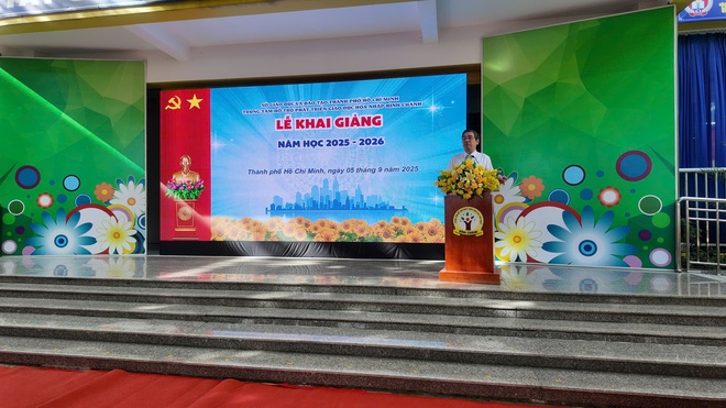 Khi tình thương viết nên bài ca khai giảng - Ảnh 4.