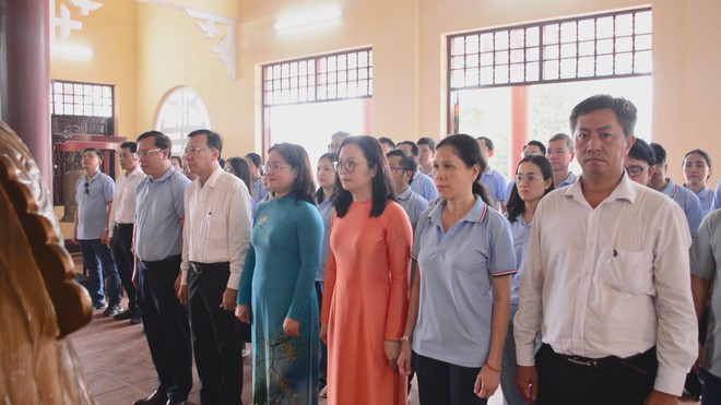 Tri ân các Anh hùng Liệt sĩ, tiếp sức cho học sinh vượt khó- Ảnh 2. Tri ân các Anh hùng Liệt sĩ, tiếp sức cho học sinh vượt khó- Ảnh 2.