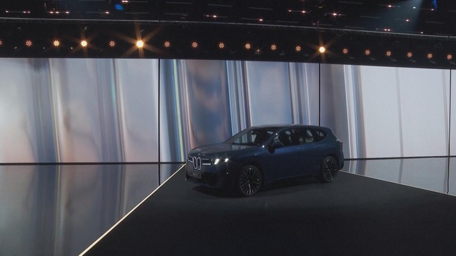 BMW giới thiệu mẫu xe điện mới - Ảnh 1.