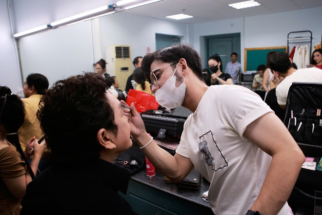 Những người “đánh động” ngân vang chuông vàng - Ảnh 10.
