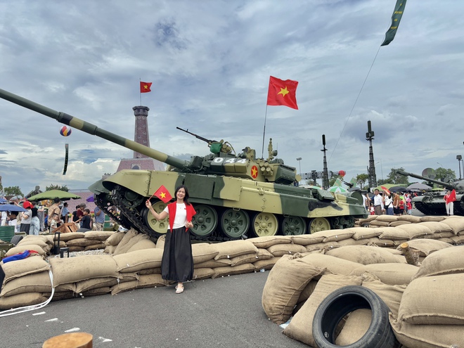 NewZround: Dàn tên lửa, khí tài quân sự "gây sốt" tại triển lãm A80!- Ảnh 5. NewZround: Dàn tên lửa, khí tài quân sự "gây sốt" tại triển lãm A80!- Ảnh 5.
