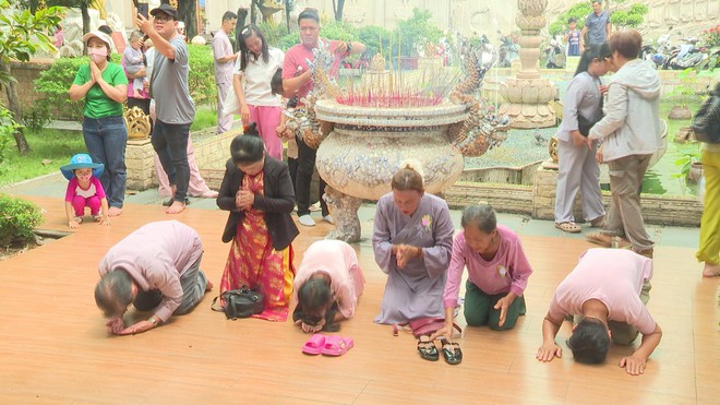 Lễ Vu Lan báo hiếu: Lan tỏa truyền thống hiếu hạnh, uống nước nhớ nguồn - Ảnh 3.