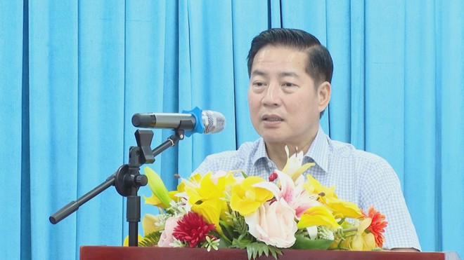 THĂM, TẶNG QUÀ BÁC SĨ TĂNG CƯỜNG RA CÔN ĐẢO - Ảnh 3.