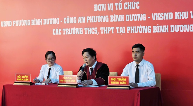 Phường Bình Dương với phiên tòa giả định tuyên truyền pháp luật cho học sinh - Ảnh 4.