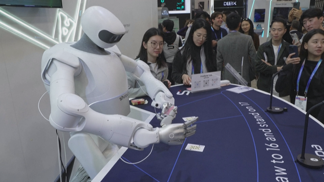 CES 2026: Kỳ vọng về thế hệ robot hình người biết làm việc - Ảnh 4.