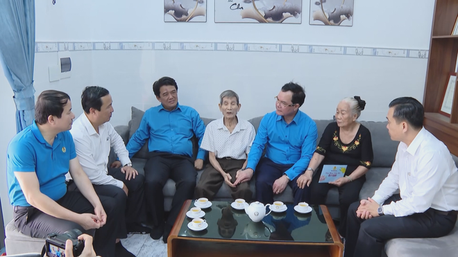 Tổng Liên đoàn Lao động Việt Nam tri ân các anh hùng liệt sĩ tại Đặc khu Côn Đảo - Ảnh 3.