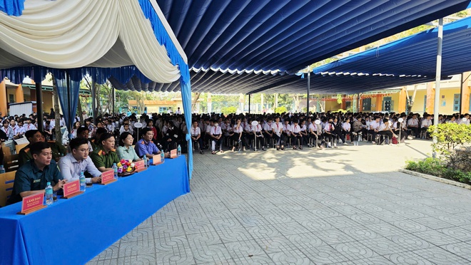 Phường Bình Dương với phiên tòa giả định tuyên truyền pháp luật cho học sinh - Ảnh 5.