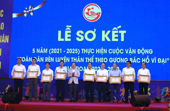 TP. Hồ Chí Minh sơ kết Cuộc vận động “Toàn dân rèn luyện thân thể theo gương Bác Hồ vĩ đại” - Ảnh 2.