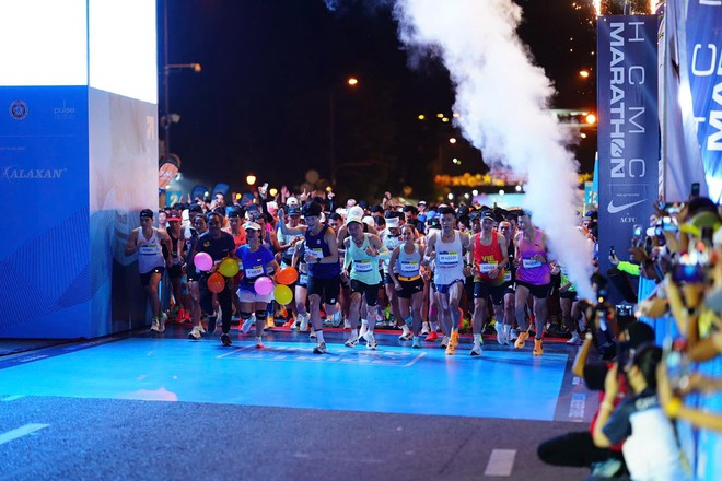 HCMC Marathon 2026: Gần 11.000 bước chạy bền bỉ tiến vào năm 2026 đầy cảm xúc! - Ảnh 5.