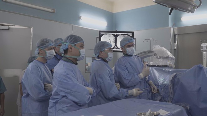 TP. Hồ Chí Minh: Chuẩn hóa công nghệ nội soi tiết niệu theo tiêu chuẩn châu Âu - Ảnh 1.