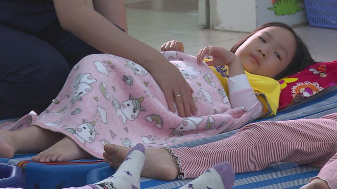 Chung một tấm lòng: Ấm áp tấm lòng giáo viên vùng lũ - Ảnh 2.