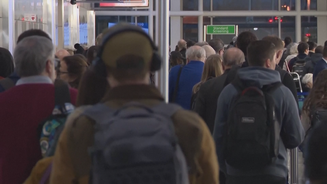 Mỹ tạm dừng cấp visa định cư đối với công dân 75 quốc gia và vùng lãnh thổ - Ảnh 3.