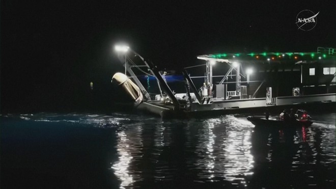 NASA và SpaceX đưa khẩn cấp 4 phi hành gia trở về Trái Đất - Ảnh 2.