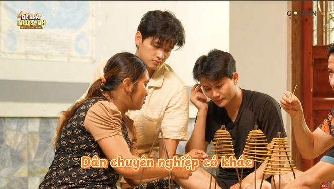 Đệ nhất mưu sinh - Tập 2: Dàn nghệ sĩ lấm lem bùn đất, trải nghiệm nghề làm nhang tại Trà Vinh- Ảnh 5.