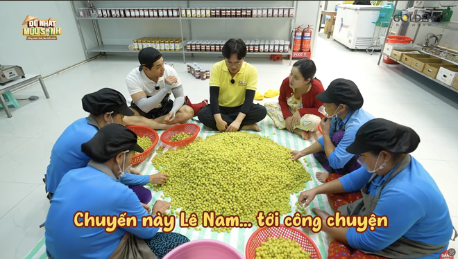 Đệ nhất mưu sinh - Tập 2: Dàn nghệ sĩ lấm lem bùn đất, trải nghiệm nghề làm nhang tại Trà Vinh- Ảnh 8.