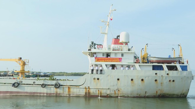 Mang tết ấm đến Trường Sa - Ảnh 3.