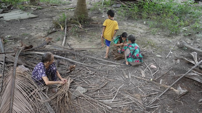 Chuyện cụ bà nặng 28kg gồng gánh nuôi chị em Như Ý - Ảnh 6.